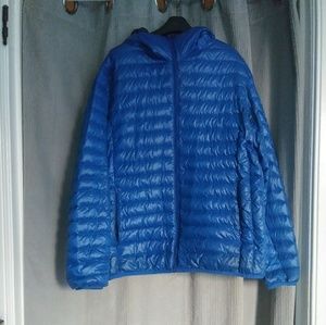 Uniqlo super thin goose down jacket in size M/L